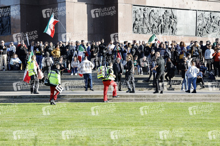Großdemonstration für Solidarität mit den Demonstranten im Iran in Berlin