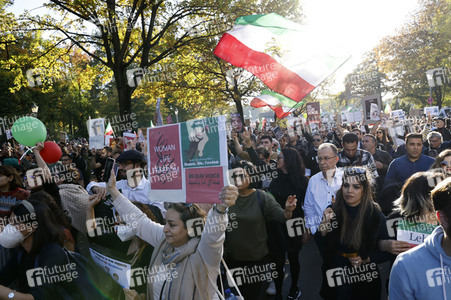 Großdemonstration für Solidarität mit den Demonstranten im Iran in Berlin