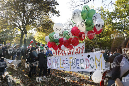 Großdemonstration für Solidarität mit den Demonstranten im Iran in Berlin