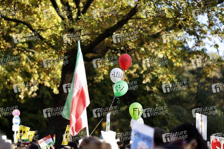 Großdemonstration für Solidarität mit den Demonstranten im Iran in Berlin