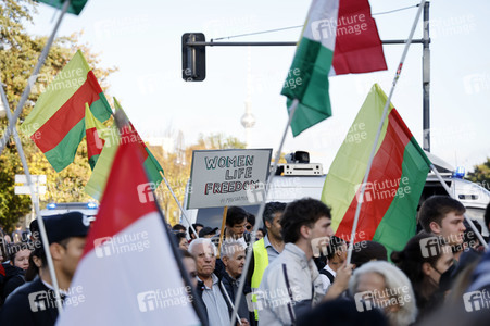 Großdemonstration für Solidarität mit den Demonstranten im Iran in Berlin