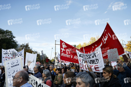 Großdemonstration für Solidarität mit den Demonstranten im Iran in Berlin