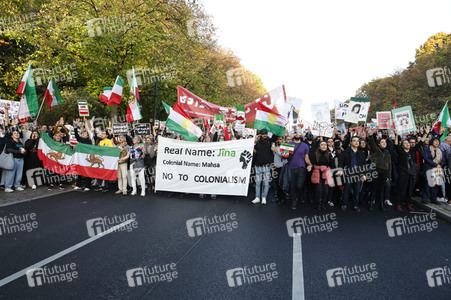 Großdemonstration für Solidarität mit den Demonstranten im Iran in Berlin
