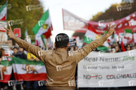 Großdemonstration für Solidarität mit den Demonstranten im Iran in Berlin
