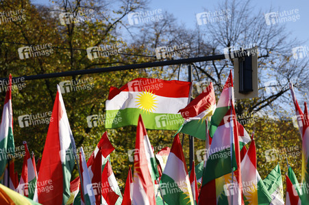 Großdemonstration für Solidarität mit den Demonstranten im Iran in Berlin