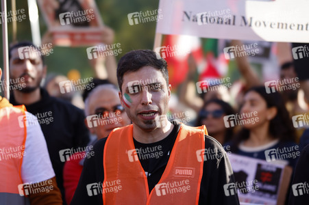 Großdemonstration für Solidarität mit den Demonstranten im Iran in Berlin