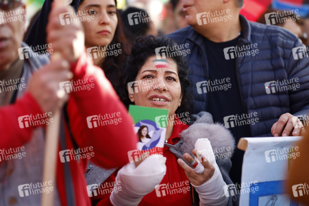 Großdemonstration für Solidarität mit den Demonstranten im Iran in Berlin