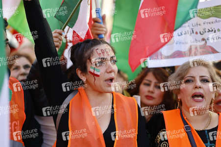 Großdemonstration für Solidarität mit den Demonstranten im Iran in Berlin