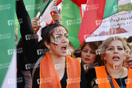 Großdemonstration für Solidarität mit den Demonstranten im Iran in Berlin