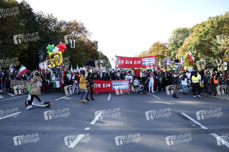 Großdemonstration für Solidarität mit den Demonstranten im Iran in Berlin