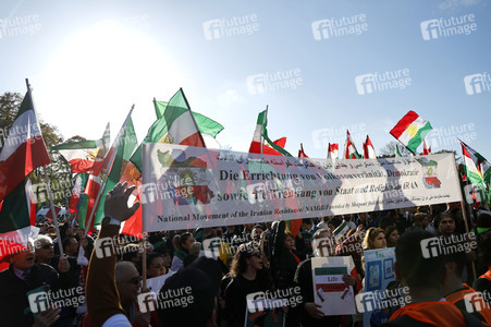 Großdemonstration für Solidarität mit den Demonstranten im Iran in Berlin