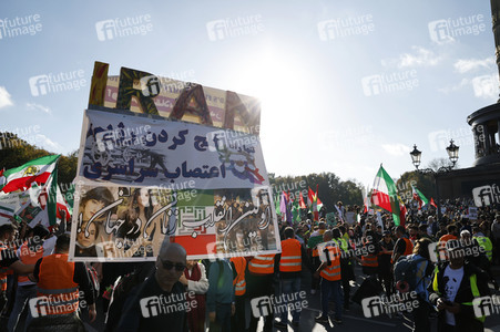 Großdemonstration für Solidarität mit den Demonstranten im Iran in Berlin