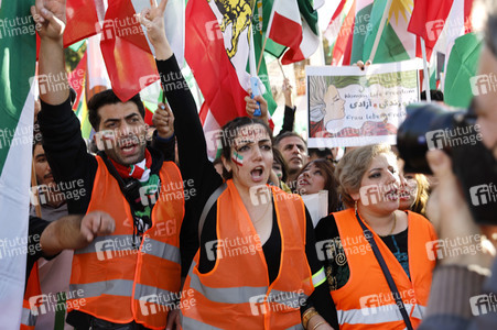 Großdemonstration für Solidarität mit den Demonstranten im Iran in Berlin