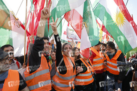 Großdemonstration für Solidarität mit den Demonstranten im Iran in Berlin