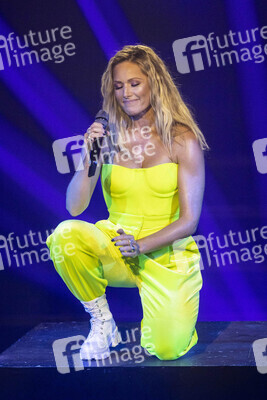 TV-Show 'Das große Schlagerjubiläum 2022 - Auf die nächsten 100!' in Leipzig