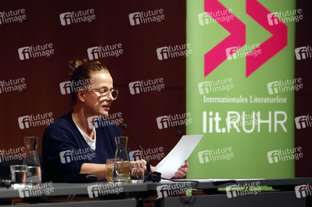 Claudia Michelsen und Fabian Hinrichs auf der Lit.Ruhr 2022 in Essen