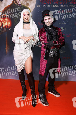 Sam Dylan's 'Sweet House of Horror' Promi-Halloween Party in Köln