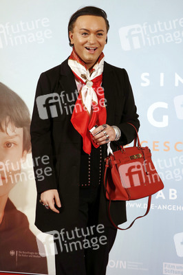 Filmpremiere 'Wir sind dann wohl die Angehörigen' in Berlin