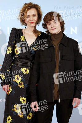 Filmpremiere 'Wir sind dann wohl die Angehörigen' in Berlin