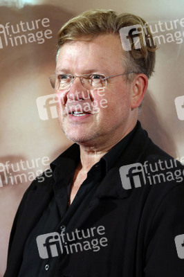 Filmpremiere 'Wir sind dann wohl die Angehörigen' in Berlin