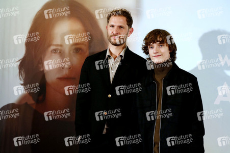 Filmpremiere 'Wir sind dann wohl die Angehörigen' in Berlin