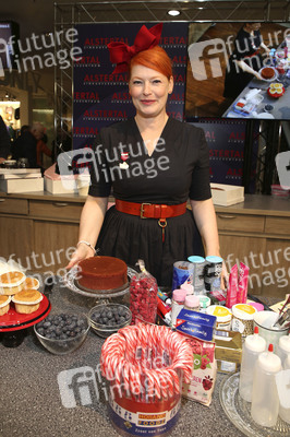 Enie van de Meiklokjes im AEZ Hamburg