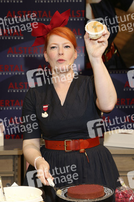 Enie van de Meiklokjes im AEZ Hamburg