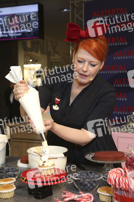 Enie van de Meiklokjes im AEZ Hamburg