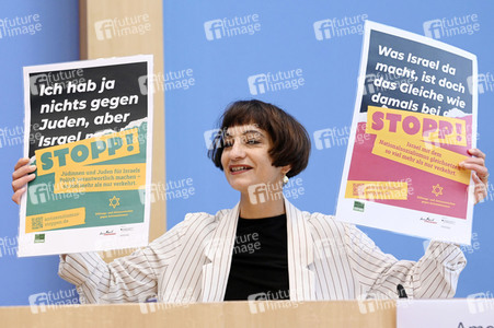 Bundespressekonferenz Antisemitismus stoppen in Berlin
