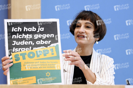 Bundespressekonferenz Antisemitismus stoppen in Berlin