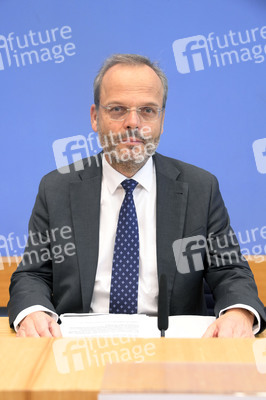Bundespressekonferenz Antisemitismus stoppen in Berlin