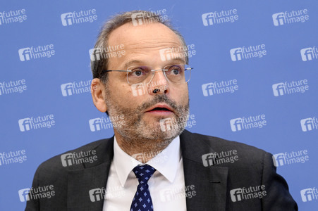 Bundespressekonferenz Antisemitismus stoppen in Berlin