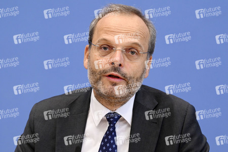 Bundespressekonferenz Antisemitismus stoppen in Berlin