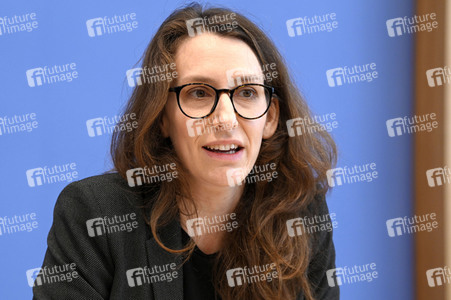 Bundespressekonferenz Antisemitismus stoppen in Berlin