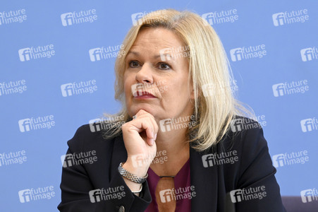 Bundespressekonferenz Sicherheit und Kriminalität in Deutschland in Berlin