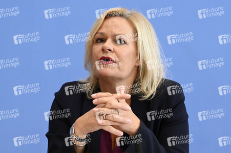 Bundespressekonferenz Sicherheit und Kriminalität in Deutschland in Berlin