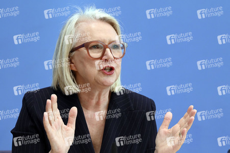 Bundespressekonferenz Vorstellung des Jahresgutachtens 2022/23 in Berlin