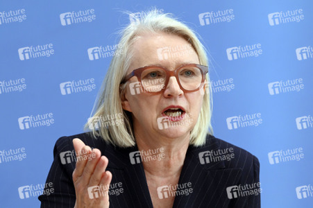 Bundespressekonferenz Vorstellung des Jahresgutachtens 2022/23 in Berlin