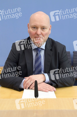 Bundespressekonferenz Vorstellung des Jahresgutachtens 2022/23 in Berlin