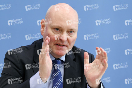 Bundespressekonferenz Vorstellung des Jahresgutachtens 2022/23 in Berlin