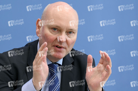 Bundespressekonferenz Vorstellung des Jahresgutachtens 2022/23 in Berlin