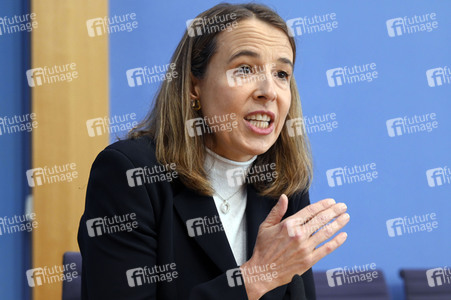 Bundespressekonferenz Vorstellung des Jahresgutachtens 2022/23 in Berlin