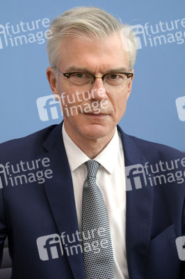 Bundespressekonferenz Vorstellung des Jahresgutachtens 2022/23 in Berlin