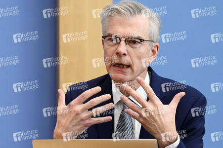 Bundespressekonferenz Vorstellung des Jahresgutachtens 2022/23 in Berlin