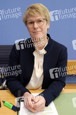 Bundespressekonferenz Vorstellung des Jahresgutachtens 2022/23 in Berlin