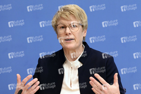 Bundespressekonferenz Vorstellung des Jahresgutachtens 2022/23 in Berlin