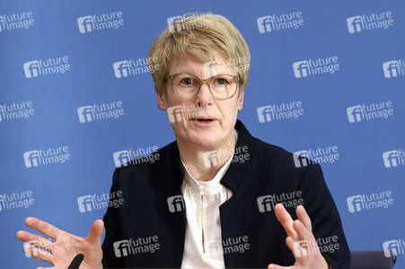 Bundespressekonferenz Vorstellung des Jahresgutachtens 2022/23 in Berlin