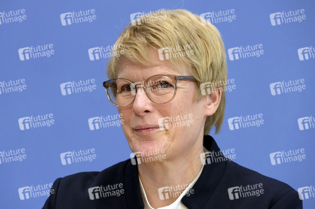 Bundespressekonferenz Vorstellung des Jahresgutachtens 2022/23 in Berlin
