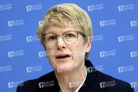 Bundespressekonferenz Vorstellung des Jahresgutachtens 2022/23 in Berlin