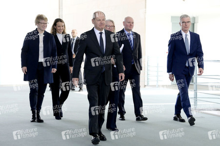 Übergabe des Jahresgutachtens 2022/2023 des Sachverständigenrates zur Begutachtung der gesamtwirtschaftlichen Entwicklung in Berlin